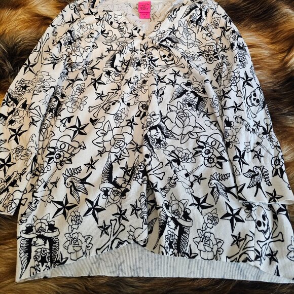 Torrid Betsey Johnson Cardigan Skull Crossbones Hearts Tattoo Love Roses 3 3X - Picture 8 of 8